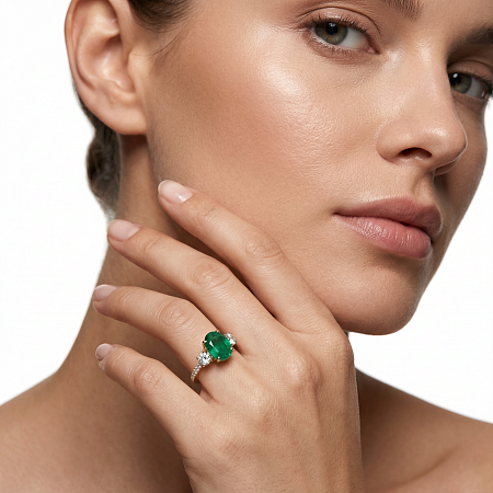 Кольцо с изумрудом с бриллиантами 53101Д002-0103