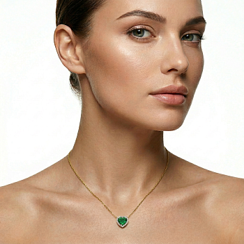 Колье с изумрудом и бриллиантами 